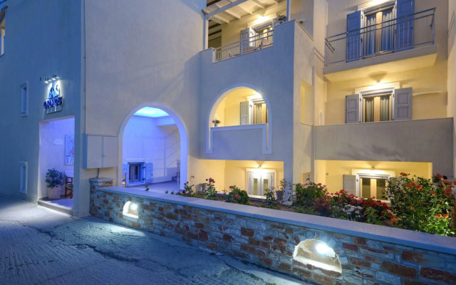 Ormos Holiday Studios