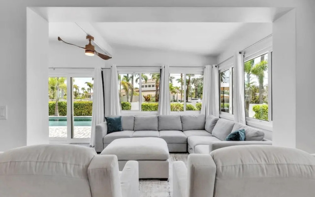 The Palm Leaf 3 Bedroom Home by RedAwning