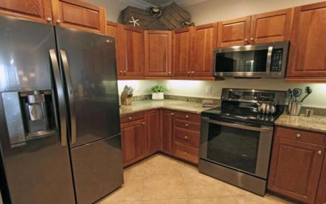 807 Harborview Grande
