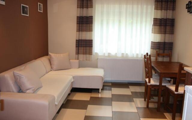 Andi Apartment