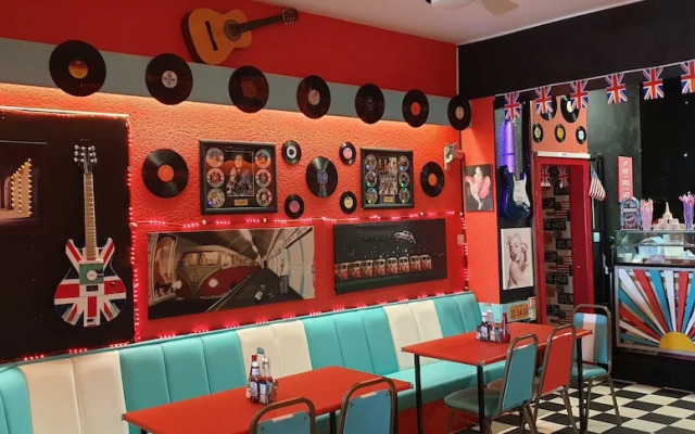 Morgans 60's experience on the promenade