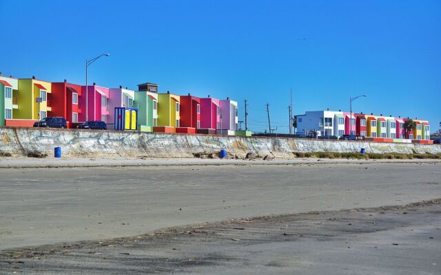 FOUR SEASONS on the gulf