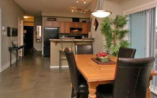 Sunset Waterfront Resort by KVR