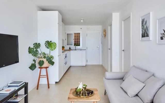 Sunny Beachfront Escape
