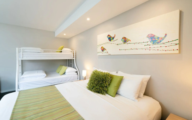 Boathouse Resort Studios & Suites