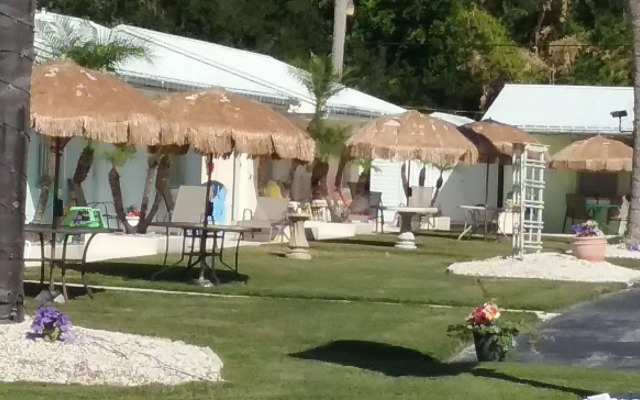 Tropical Bay Inn Motel