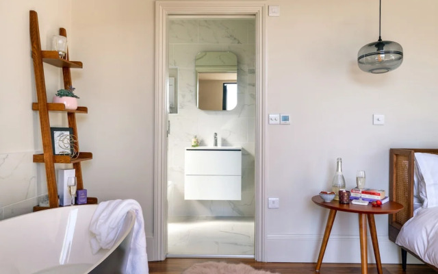 Two Guns in Kingswear