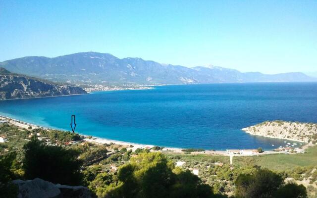 Beachfront self-catering studios in Psatha Bay - 60km from Athens