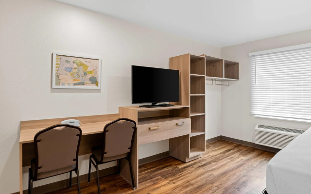 WoodSpring Suites Richmond Airport