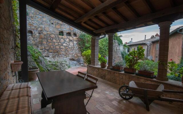 Castello Di Proceno Albergo Diffuso