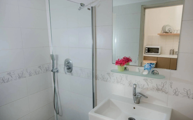 Kibbutz Malkiya Travel Hotel