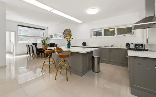 Canterbury Villa 7BRM for Big Group