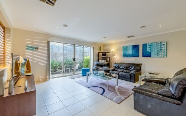 A Touch OF Class - PET Friendly