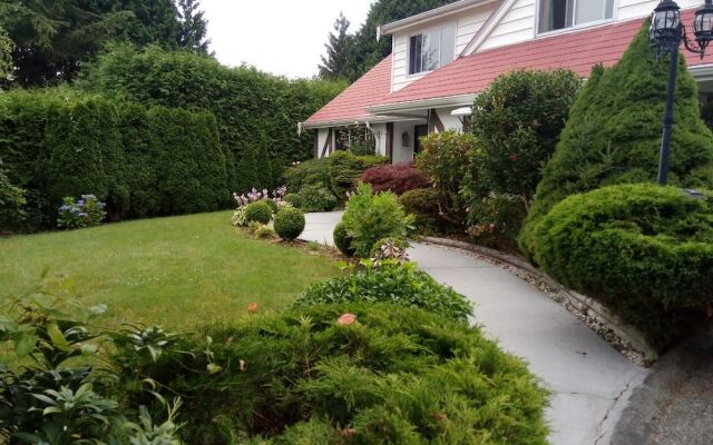 Warm and Sweet Room in West Vancouver