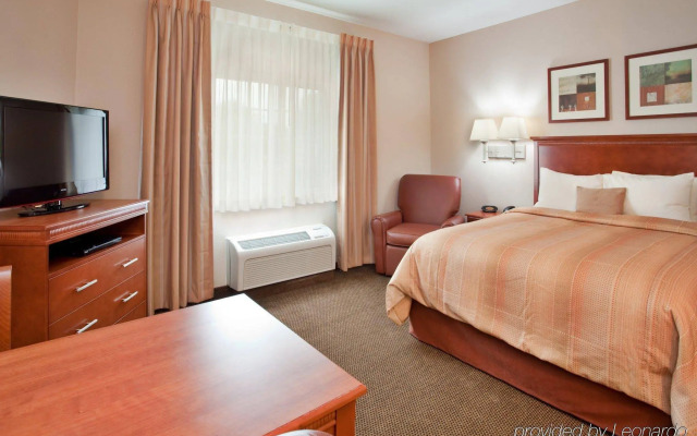 Candlewood Suites Kansas City Airport