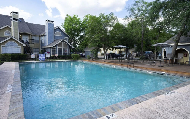 OYO Apartments at Champions Green