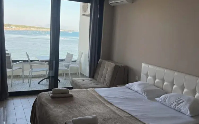 Seastar Apartments