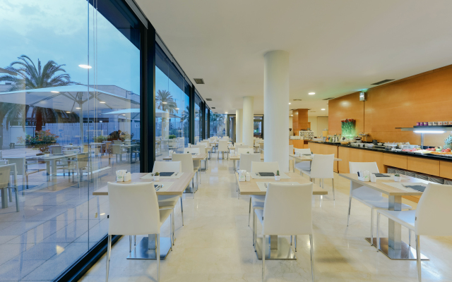 Catalonia Barcelona Beach Hotel 