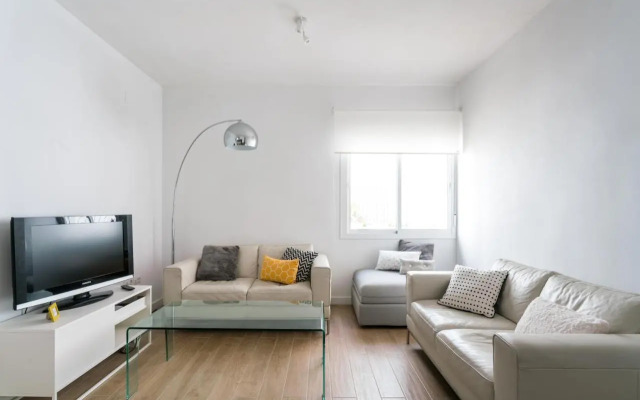 TRIANA 3 Bedrooms & 2 bath Parking Included