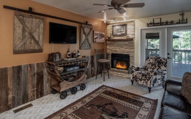 204 Whispering Bluff