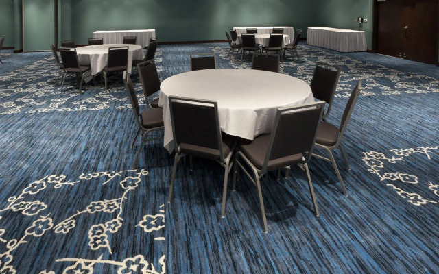 Delta Hotels by Marriott Milwaukee Northwest