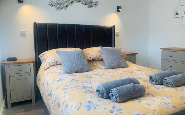 Sandleigh Apartment