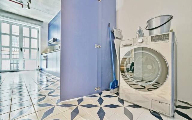 w Stylish 2BR in Plaza Herrera