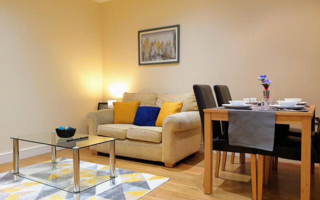 Cosy and modern two bedroom apartment - Snug House