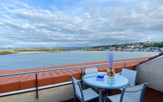 Piso sobre mar junto al Faro de Suances