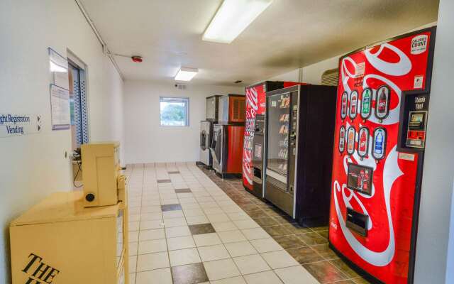 Motel 6 Huntsville, TX