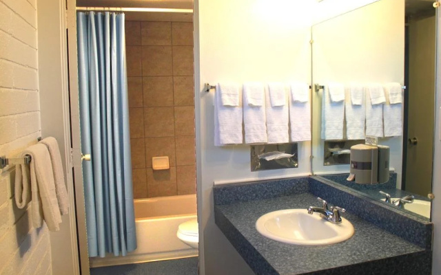 Lake Mohave Marina & Lodge