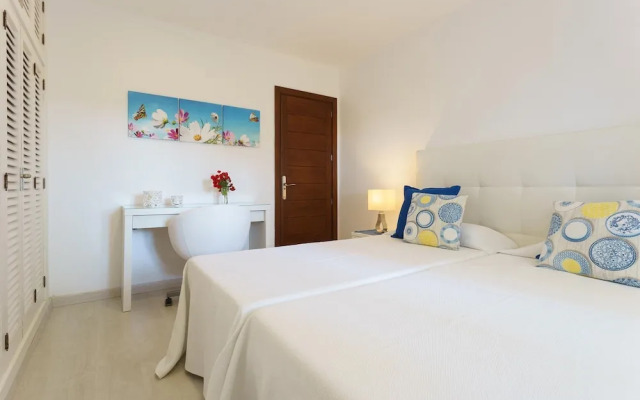 Villa Playa in Port de Pollen a