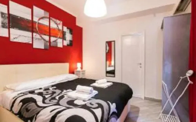 Rome Apartment - Queen