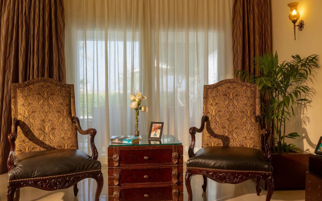 Royal Savoy Hotel & Villas