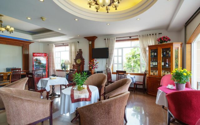 Hoa Phat Hotel & Apartment