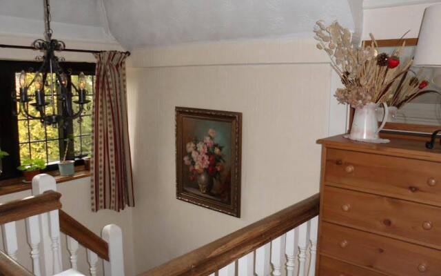 Tudorwood Guest House
