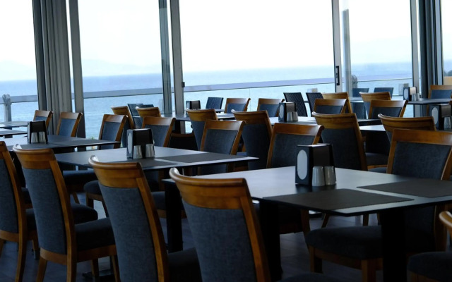 Acem Hotel