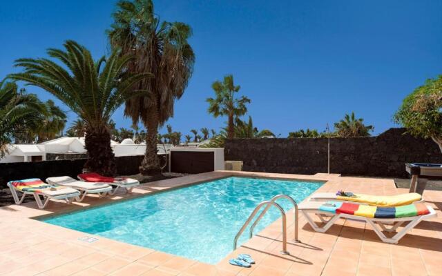 Villa Papagayo by Villa Plus