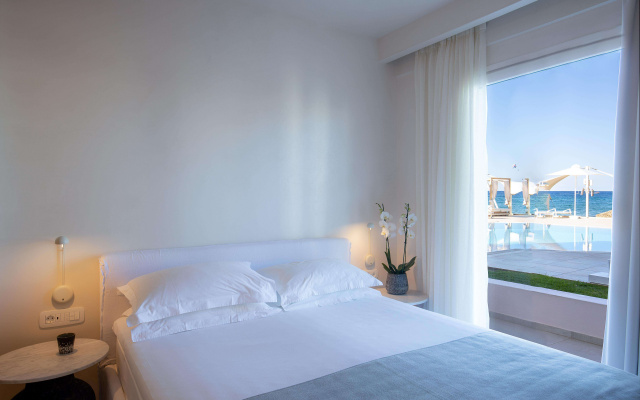 Akrogiali Beach Hotel Apartments