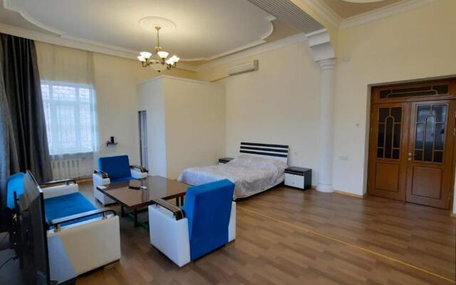 Badamdar Hotel