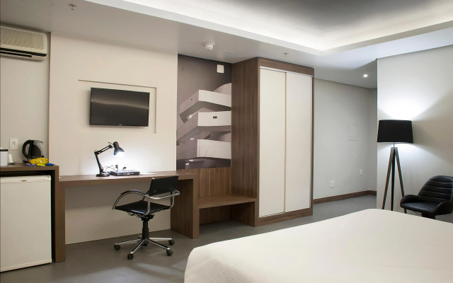 Master Porto Alegre Hotel - Av Carlos Gomes, Proximo Consulado Americano