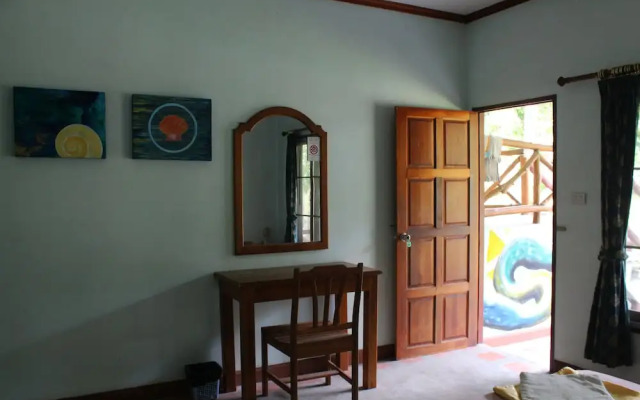 Chill Out Jungle Bungalows