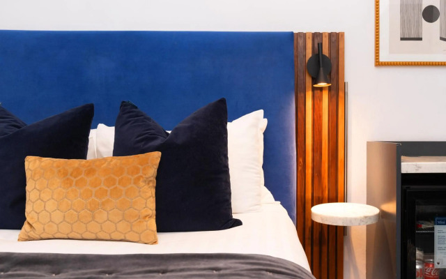 Berkeley Square Hotel