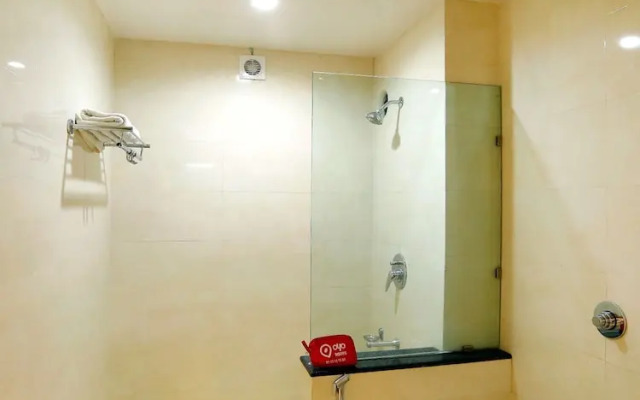 OYO 381 Hotel Sybaritic Suites Gachibowli