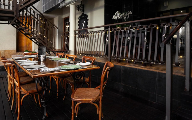 InnJoy Boutique Hotel