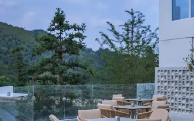 Moganshan Sky Swimming Pool Resort