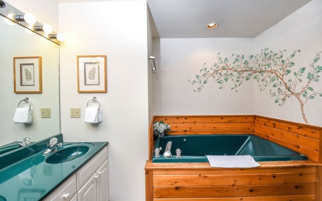 Lake Reflections 4 Bedroom House