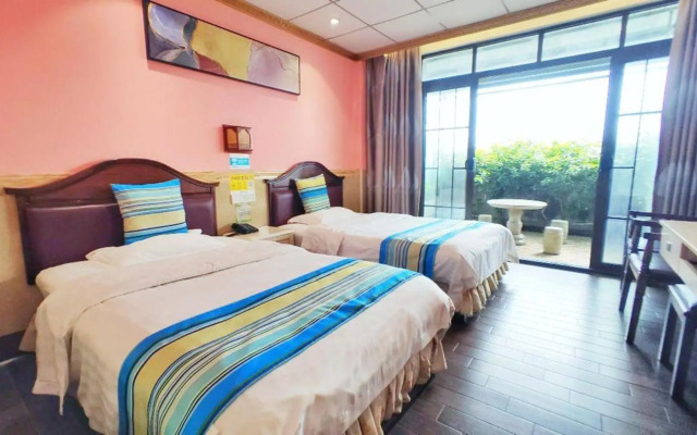 Haitao Hotel (Zhaoqing Seven Star Rock Archway Scenic Spot)