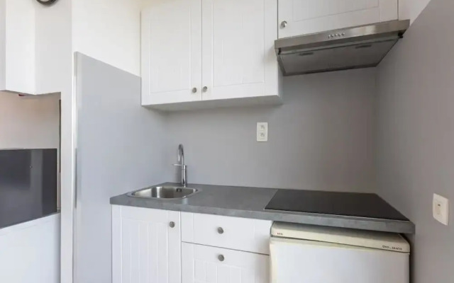 Apartment on Zeedijk With Sea Views