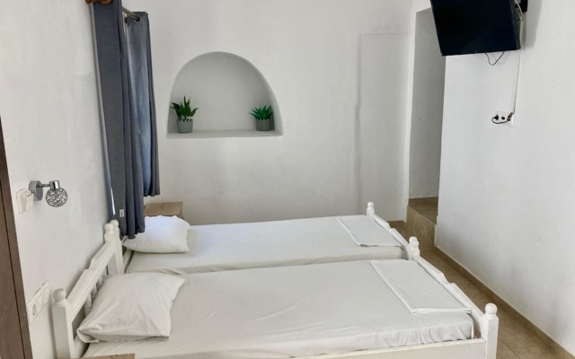 Pals Studios Pefkos